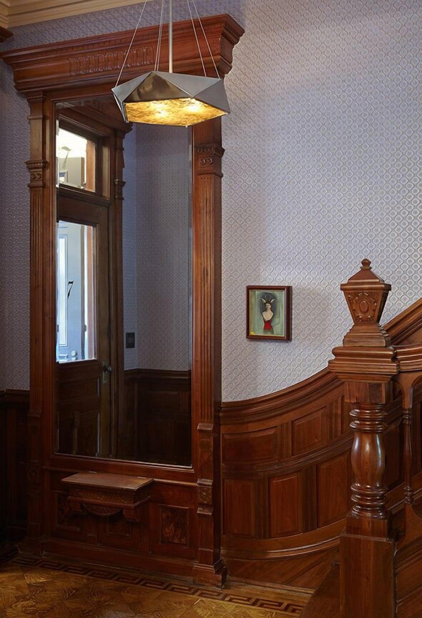 Vista Lobby Arlington Place Bed & Breakfast