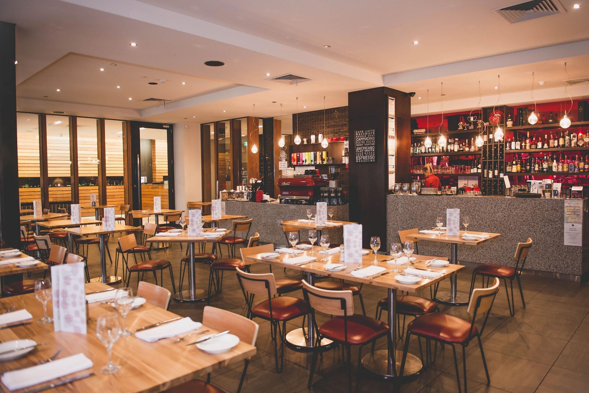 Restaurant Melbourne Dandenong Central Apartment