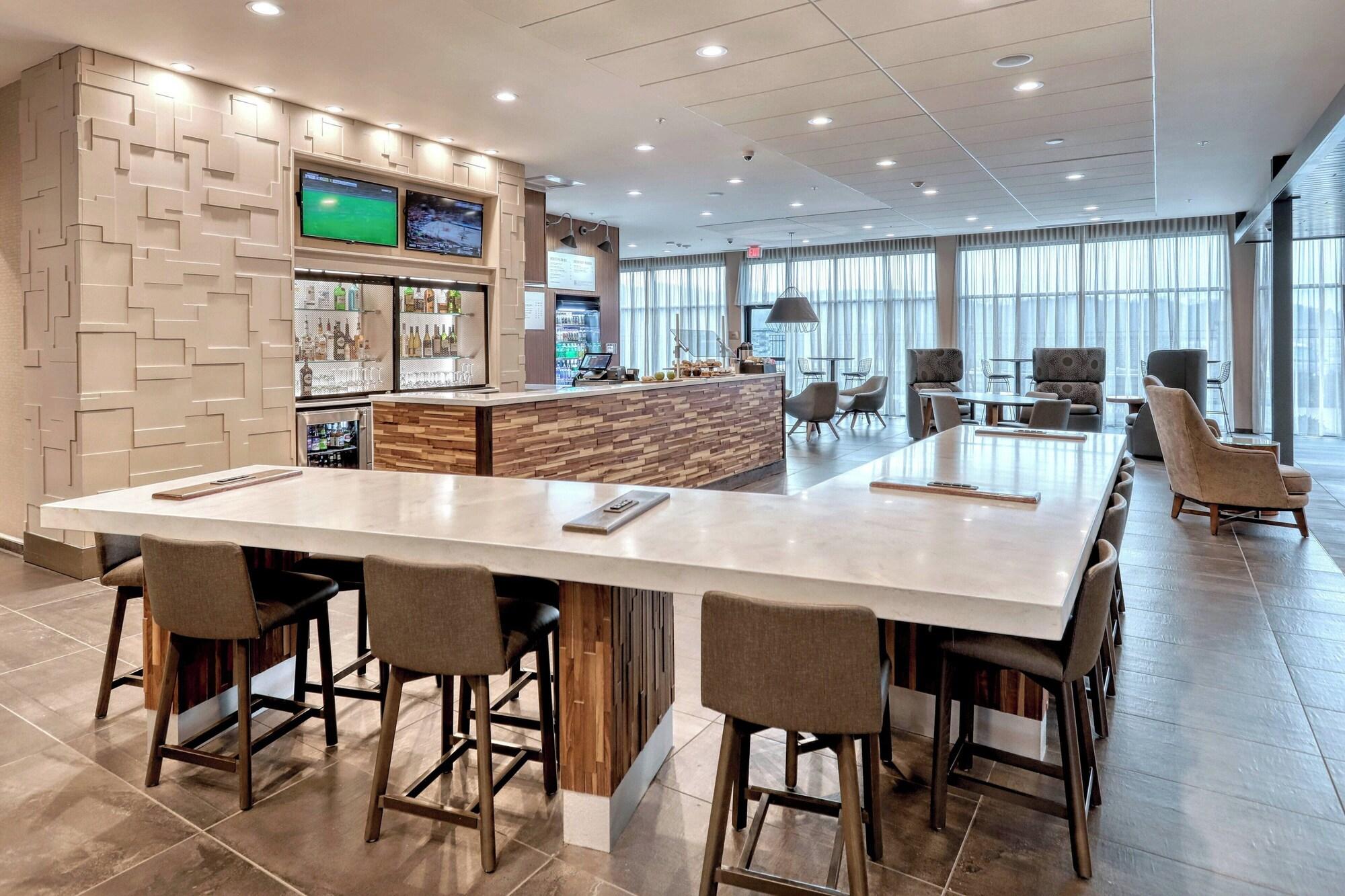 Vista Lobby Courtyard by Marriott Southington