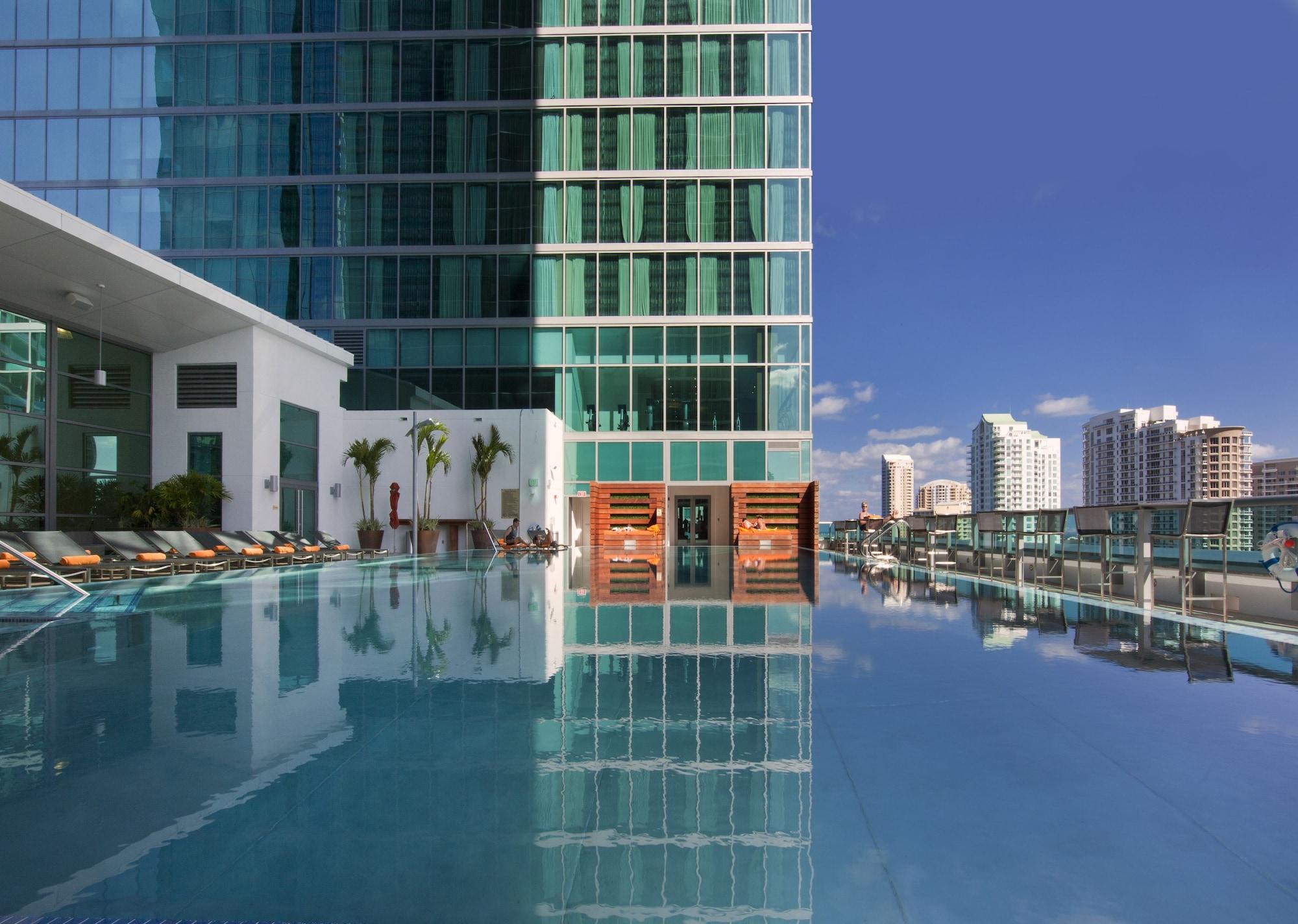 Vista Piscina Hotel Beaux Arts, Autograph Collection