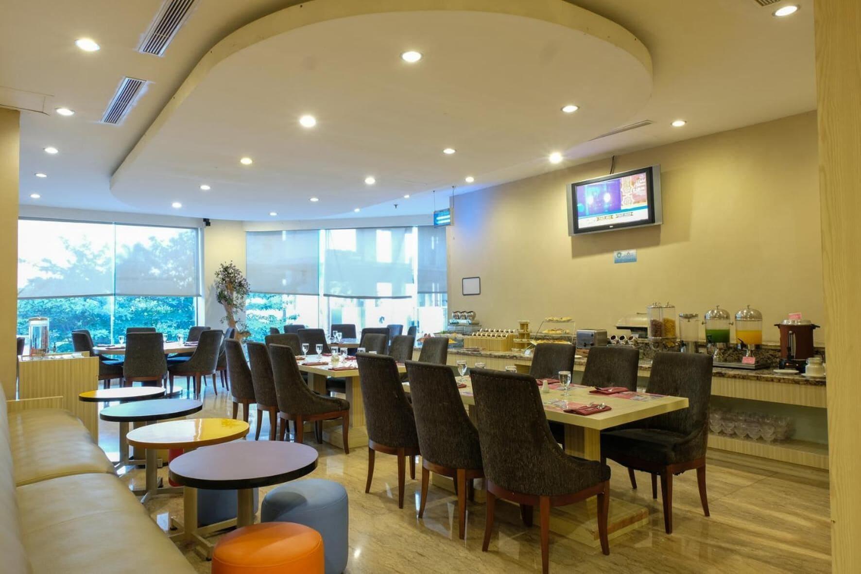 Restaurant Almadera Hotel Makassar