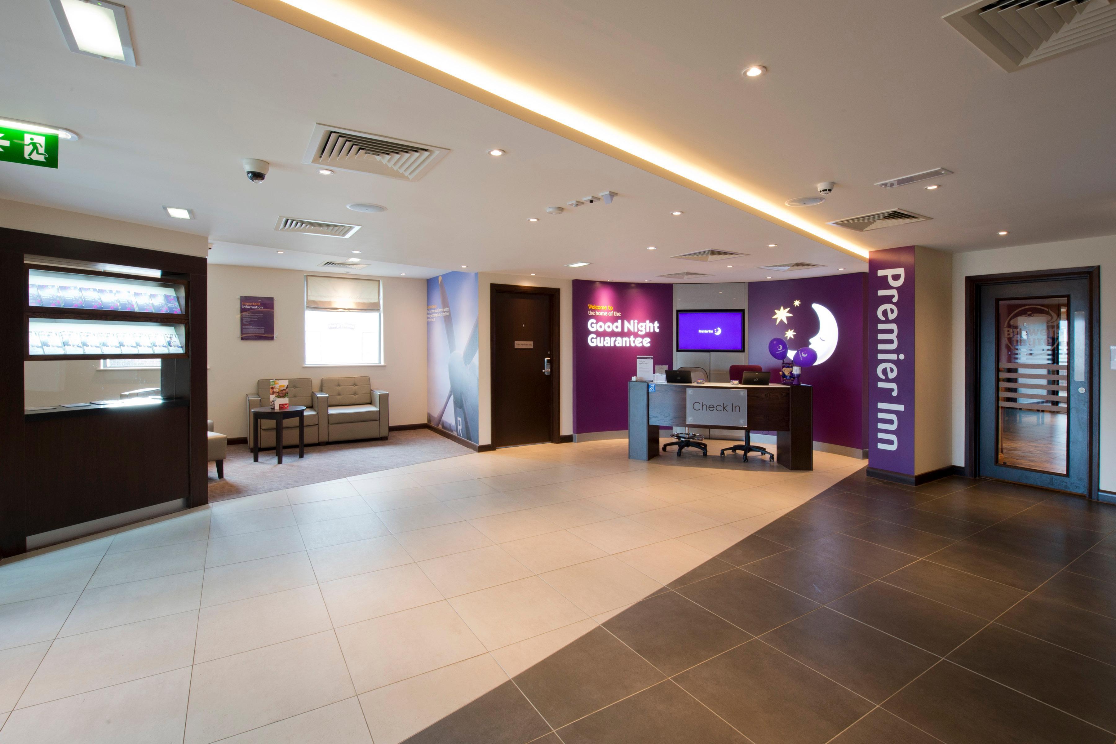 Vista Lobby Premier Inn Catterick Garrison