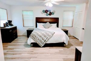 Alquiler Vacacional - New 2 Bedroom Suite w/Impressive Kitchenette in Fayetteville, NC