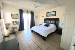 Alquiler Vacacional - Relaxing Retreat with Pool & Hot Tub, Partial Ocean View - Steps from Beach