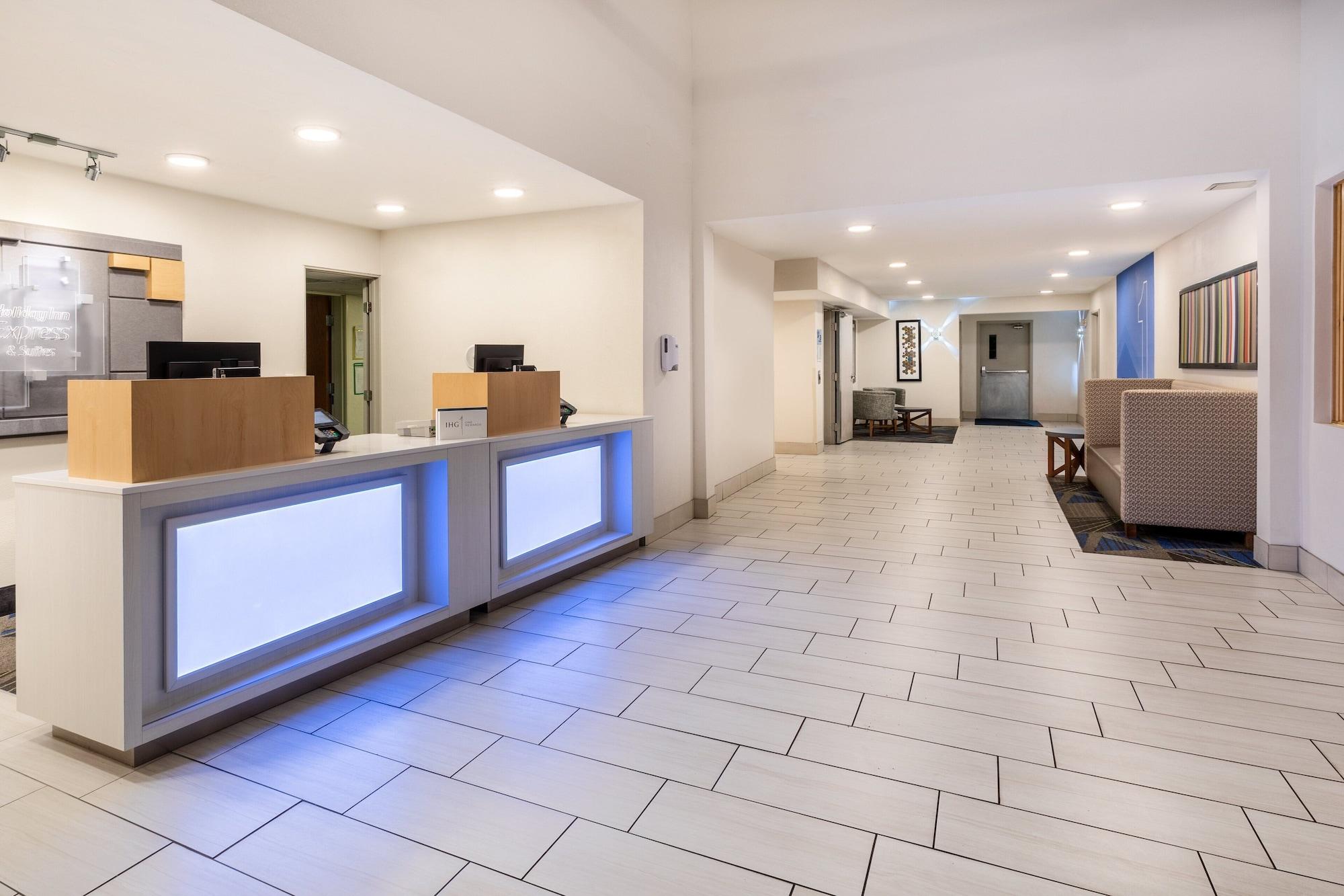 Vista Lobby Holiday Inn Express & Suites Tucson North – Marana by IHG