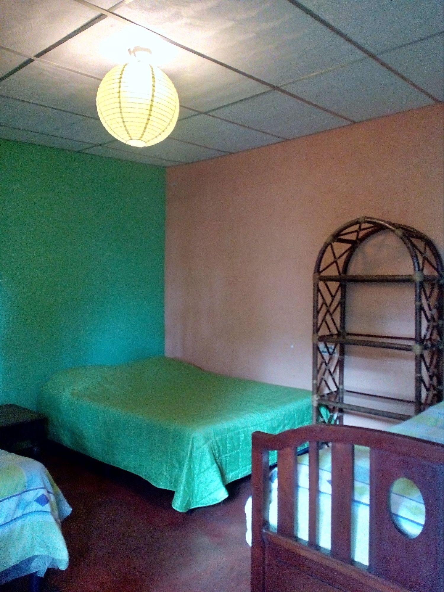 Hotel Hostel y Restaurante Casa Jacaranda