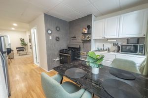 Alquiler Vacacional - City Escape with 2 Bath, 10 beds, We Pay Back Half Parking Cost 10% OFF 7 days