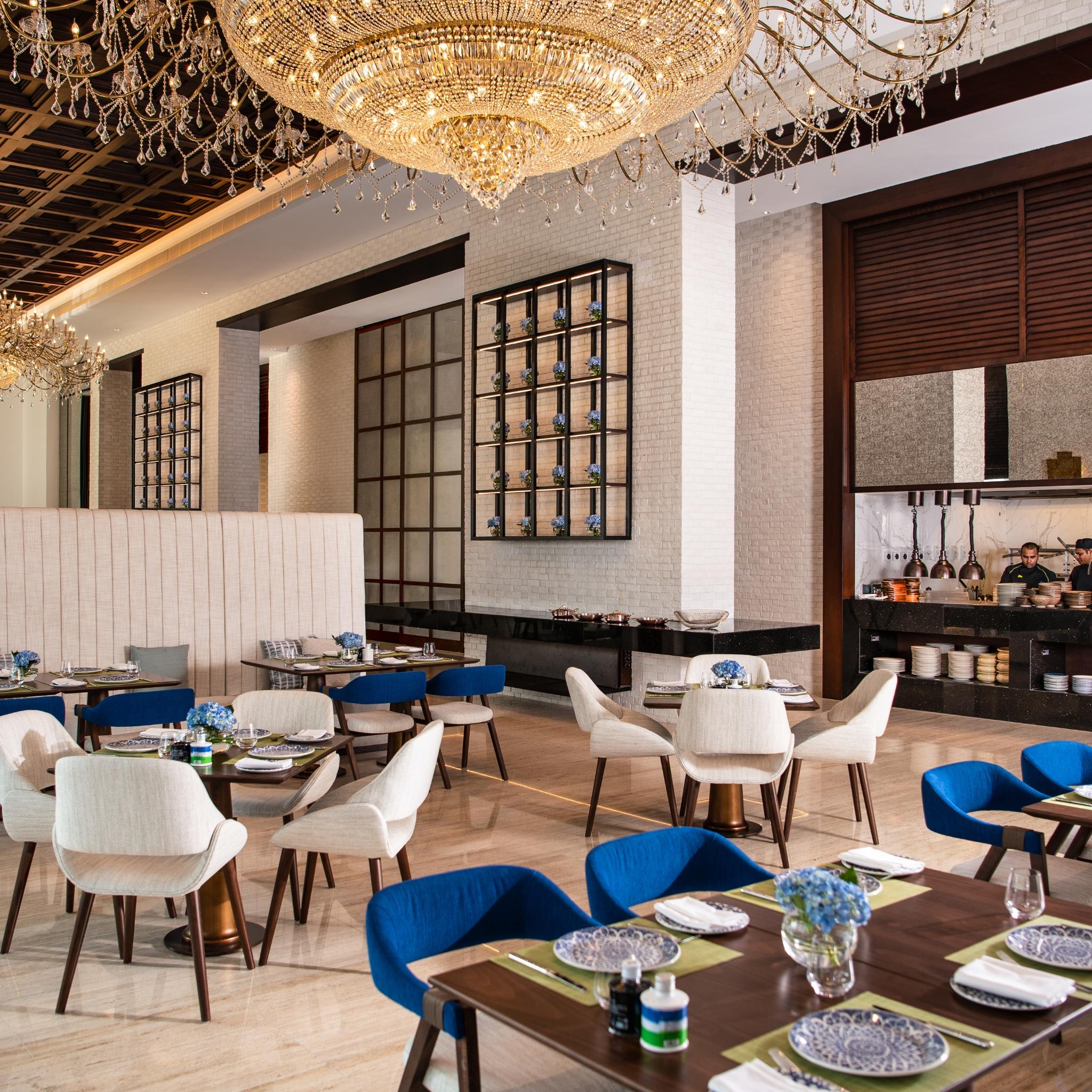 Restaurant Al Jaddaf Rotana Suite Hotel