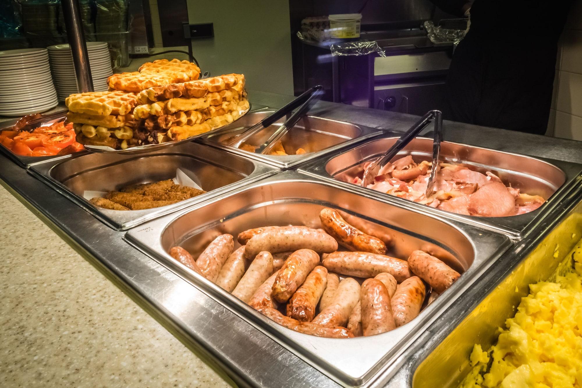 Restaurant Super 8 by Wyndham Fort Nelson BC