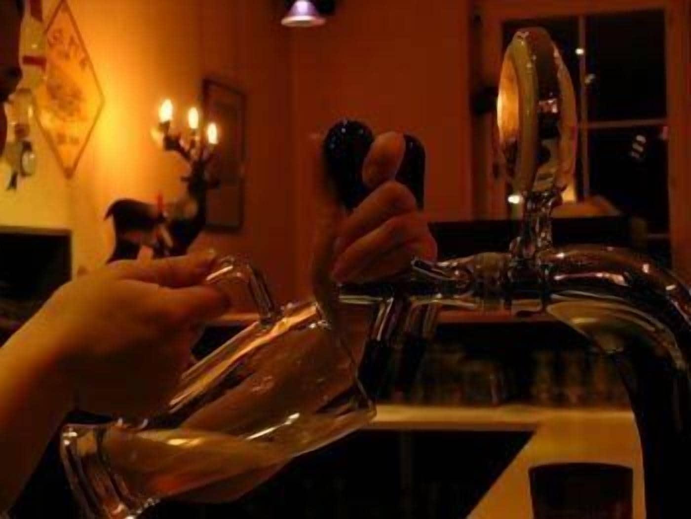 Bar/Salón Hirschen Schwyz GmbH - Hostel