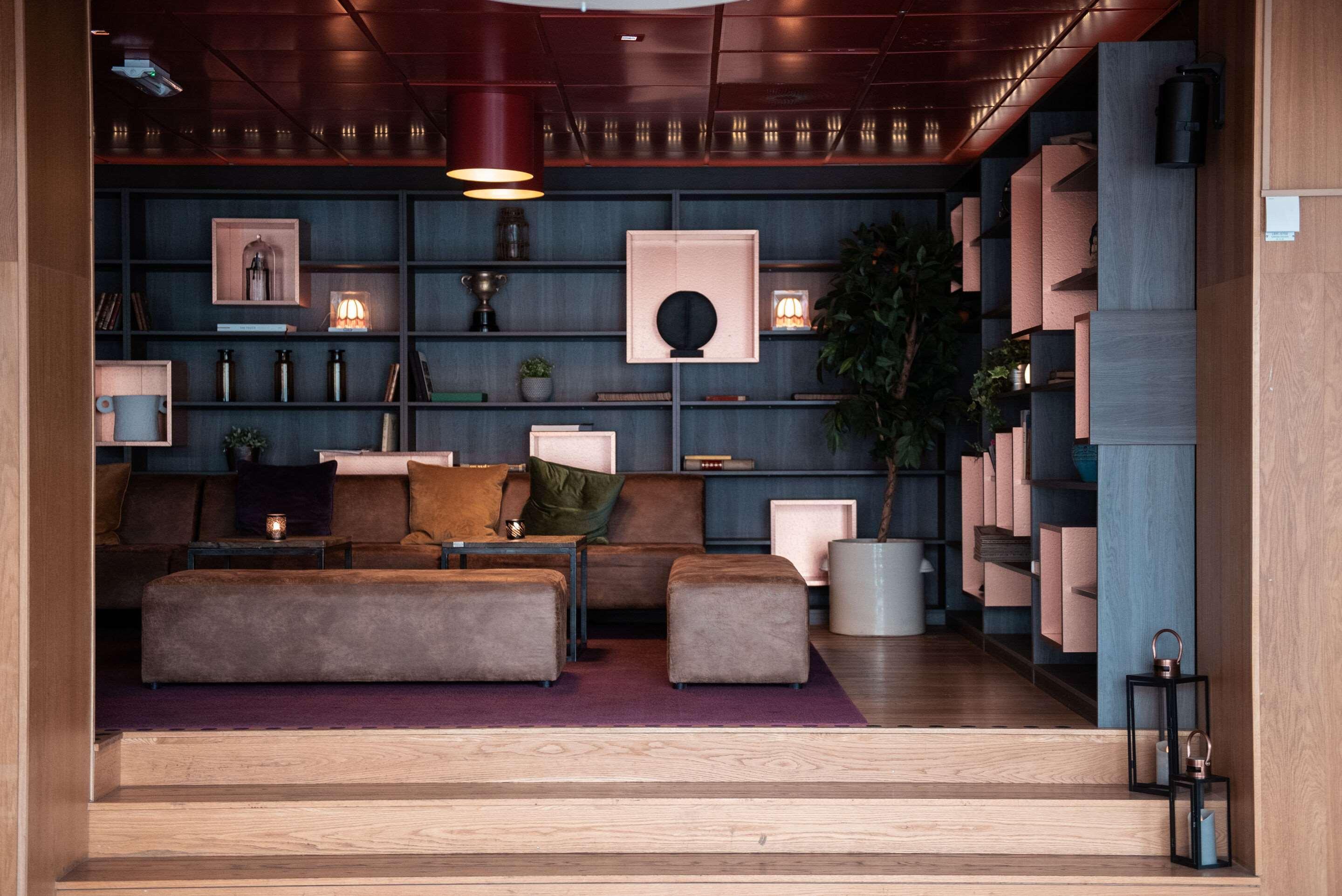 Vista Lobby Clarion Hotel Gillet