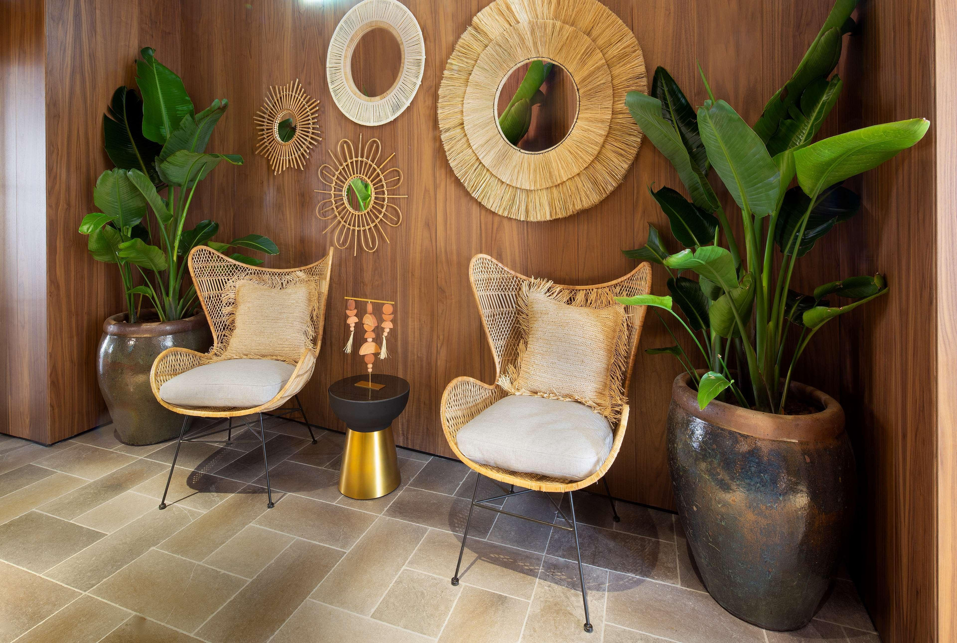 Vista Lobby Atocha Hotel Madrid, Tapestry Collection by Hilton