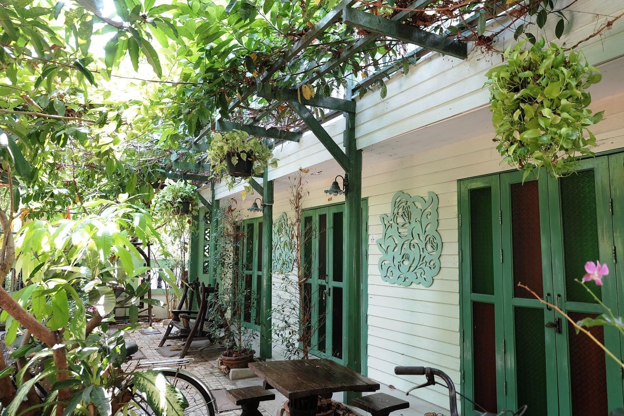 Vista Exterior Baanrak Amphawa Homestay
