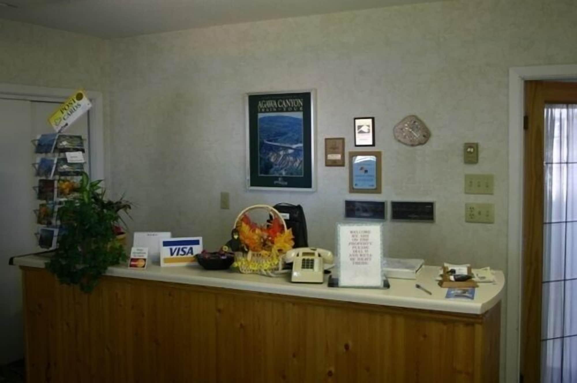 Vista Lobby Skyline Motel