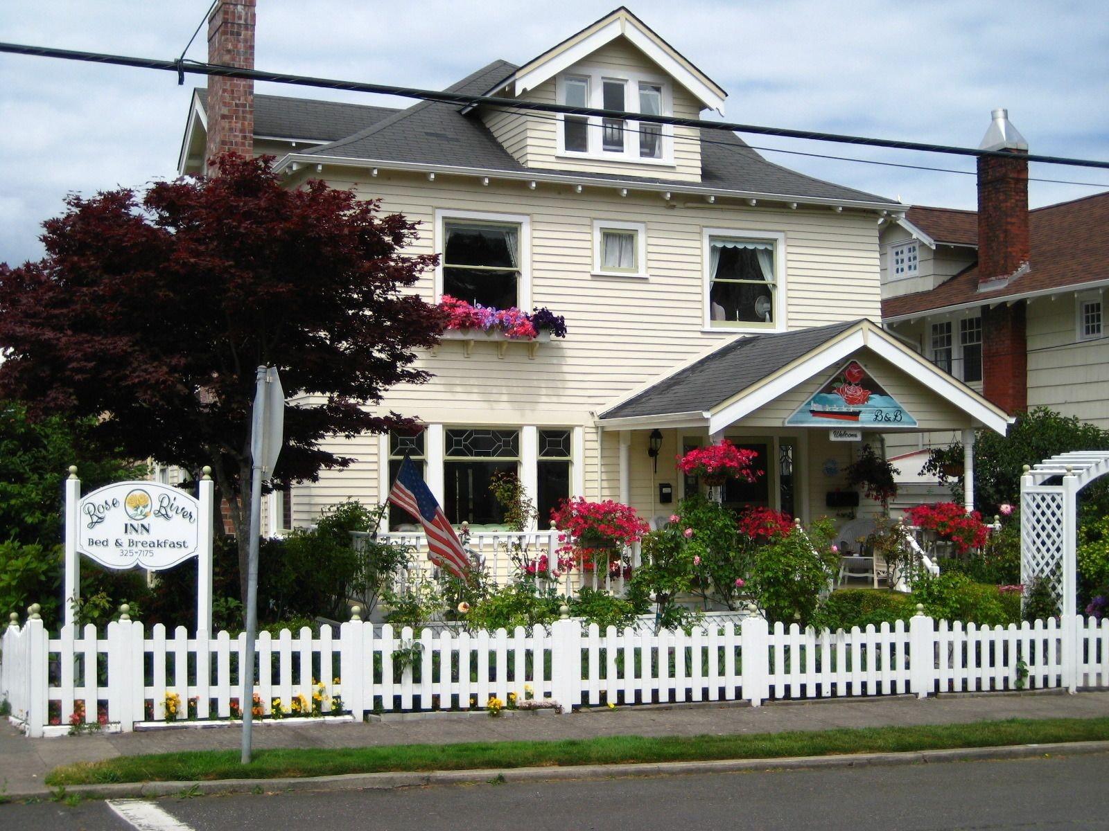 Varios Rose River Inn B&B