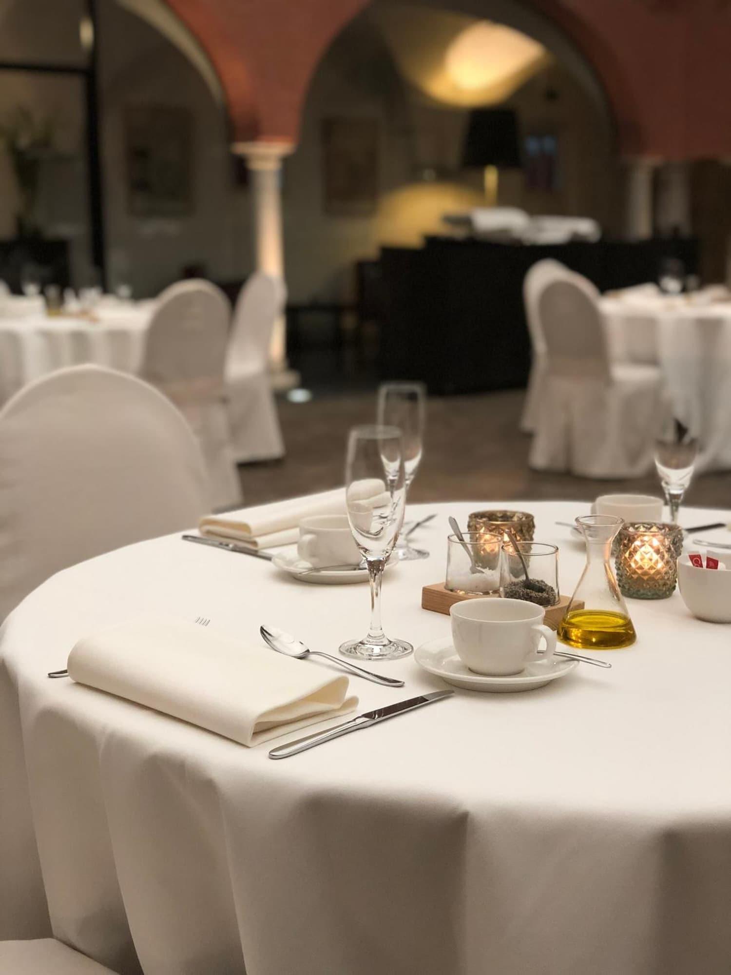 Restaurant De Barrier - Different Hotels