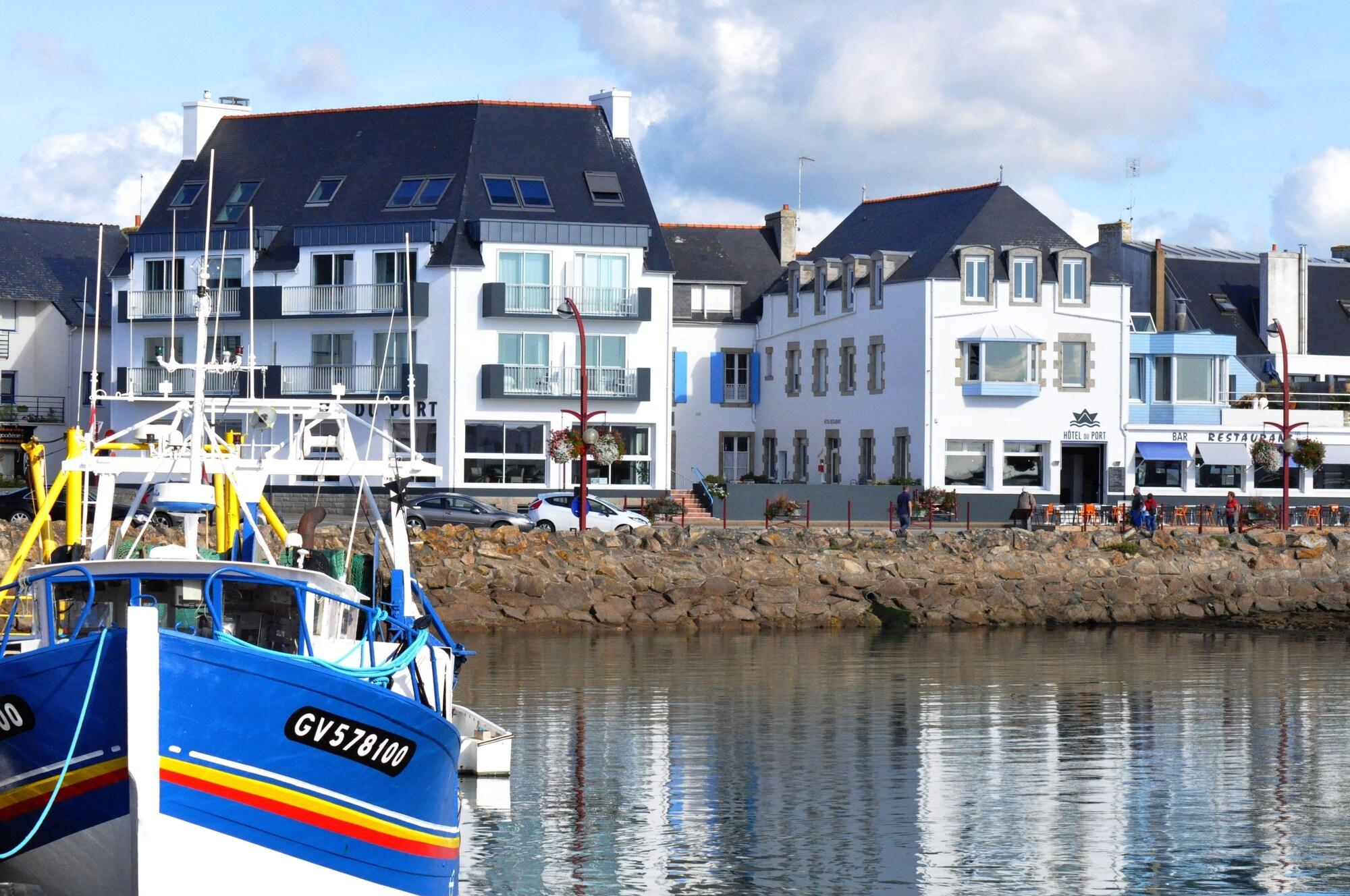 Varios Hotel du Port