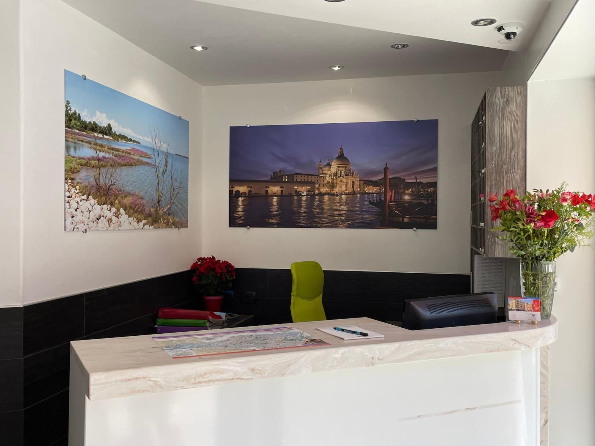 Vista Lobby Hotel San Geremia