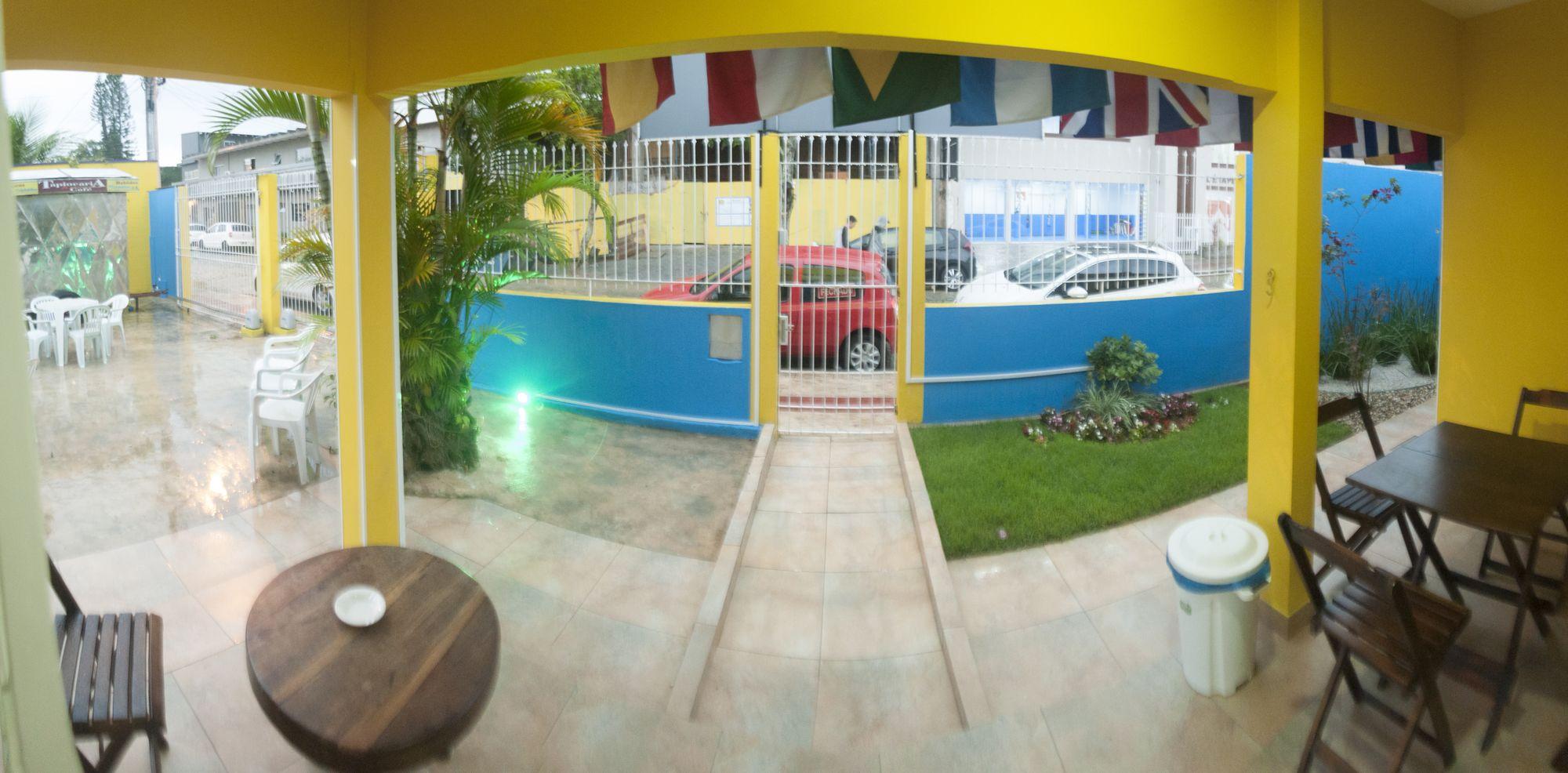 Vista Exterior Bonabrigo Hostel & Suites