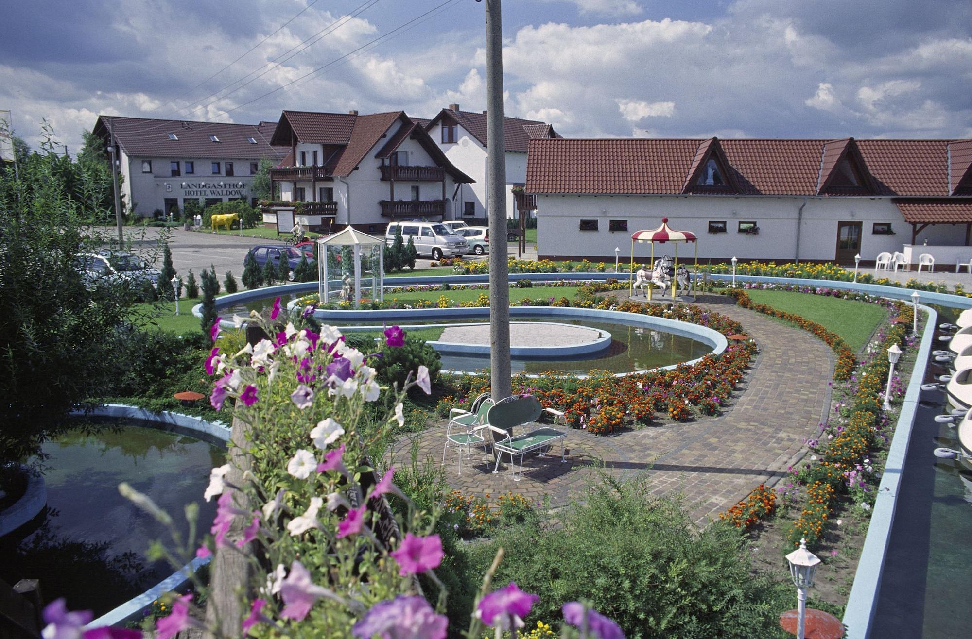 Vista Exterior Landgasthof & Hotel Waldow