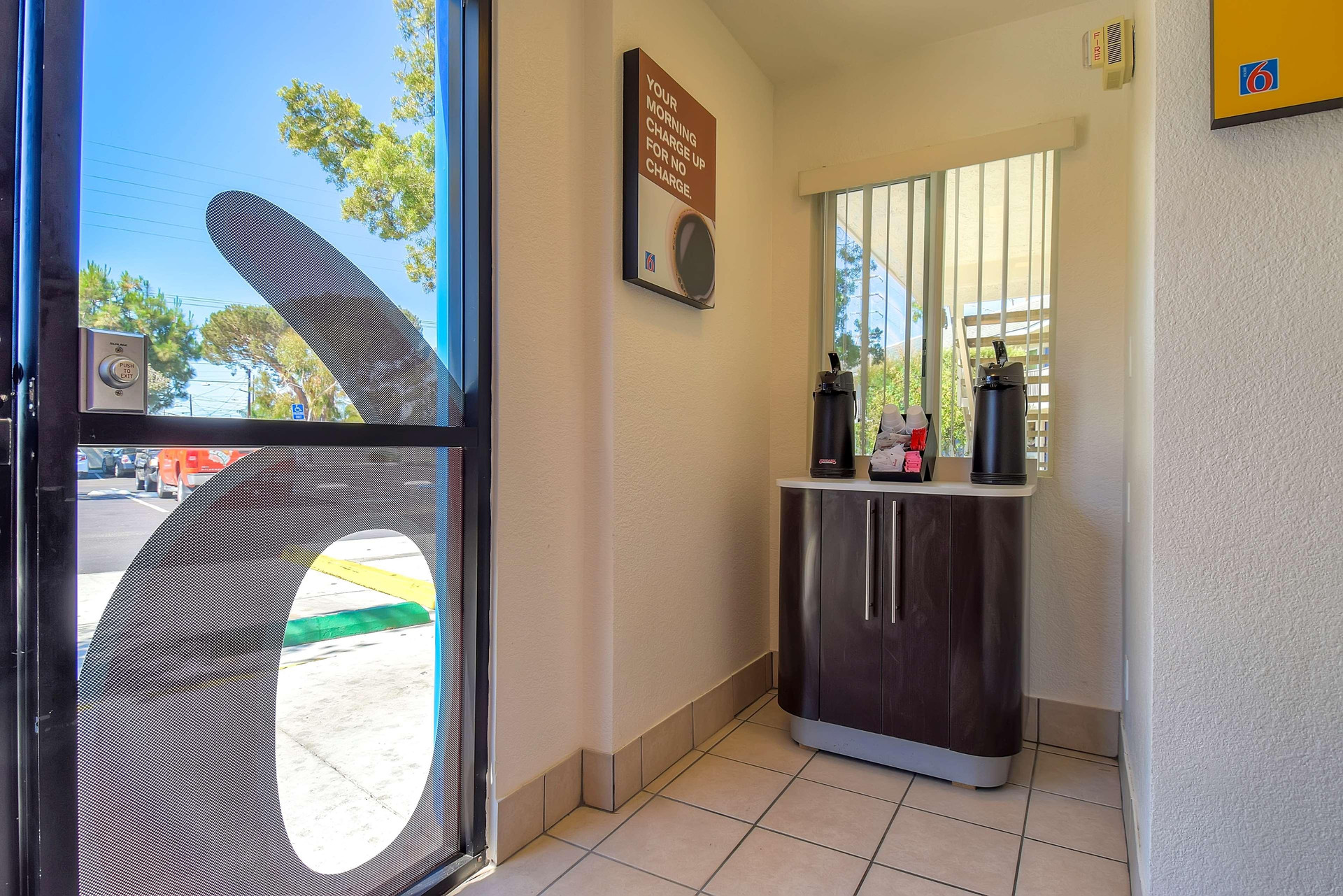 Restaurant Motel 6 San Diego North