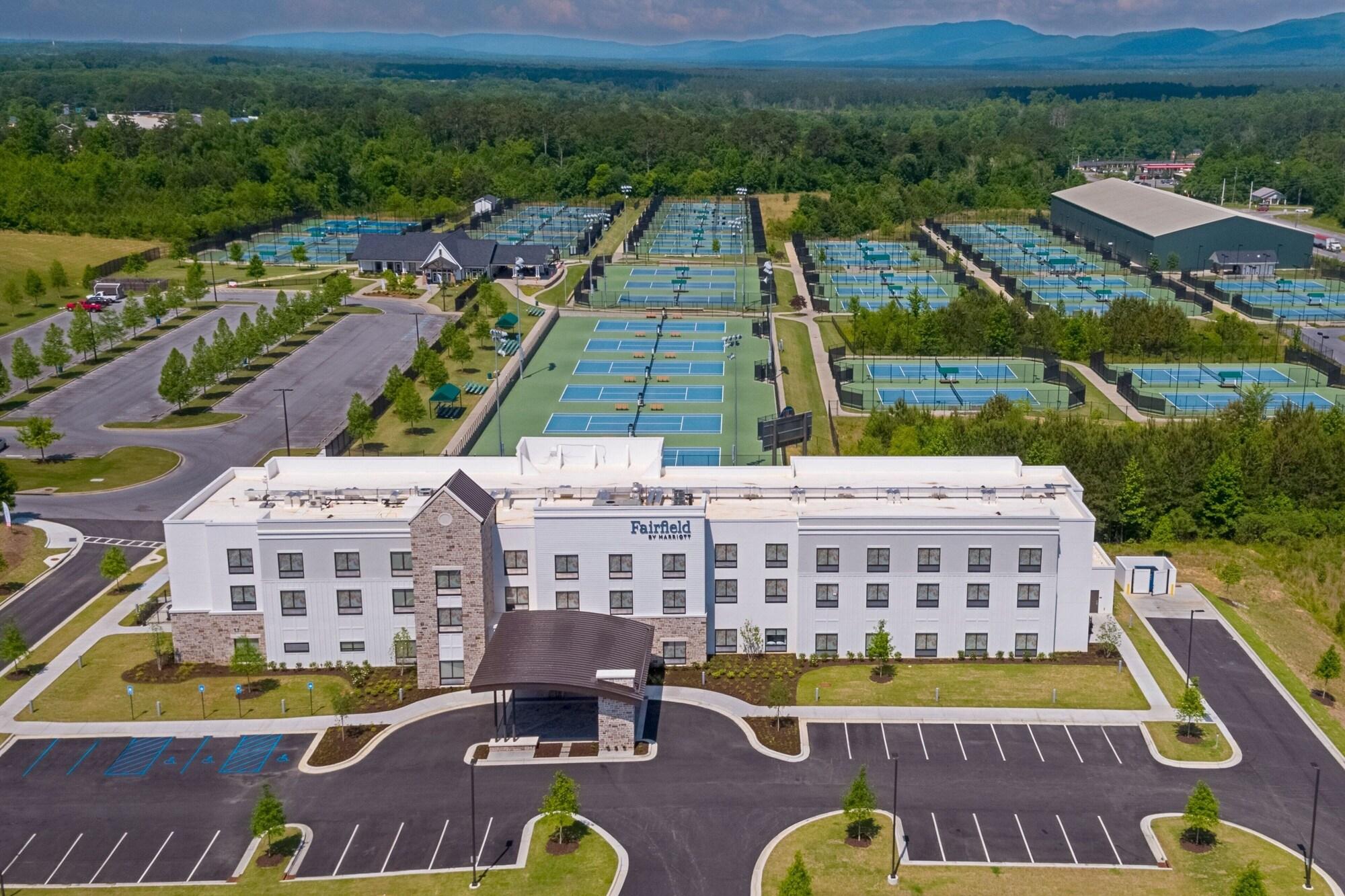 Vista Exterior Fairfield Inn & Suites by Marriott Rome