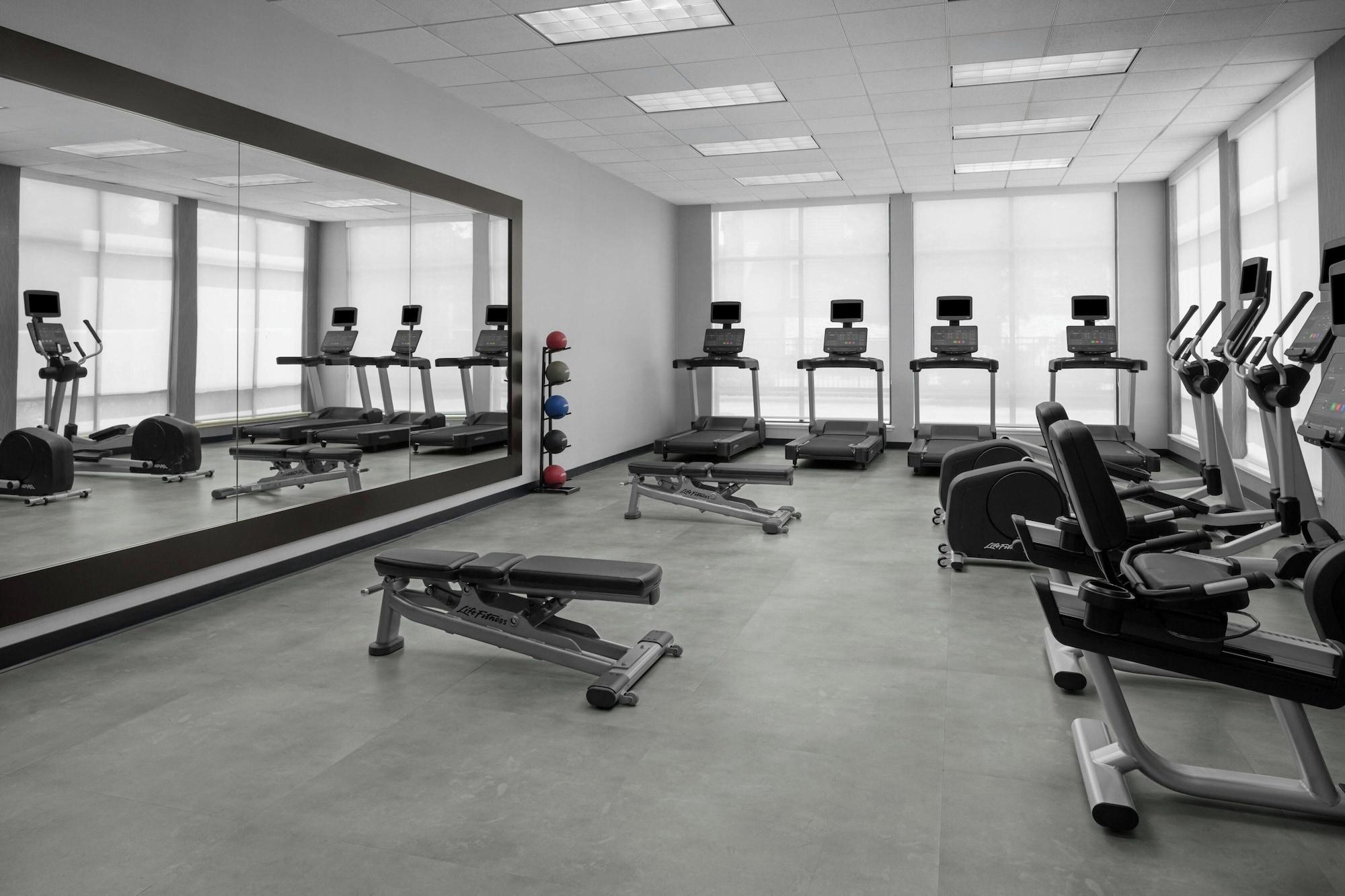 Gimnasio Courtyard Houston Kingwood