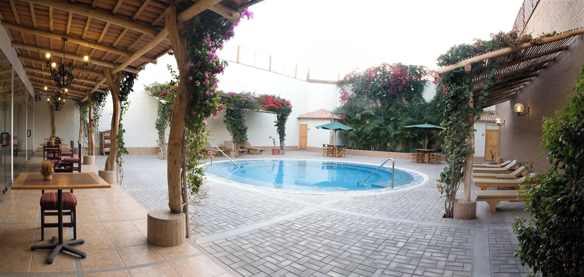 Vista Piscina Casa Andina Standard Nasca