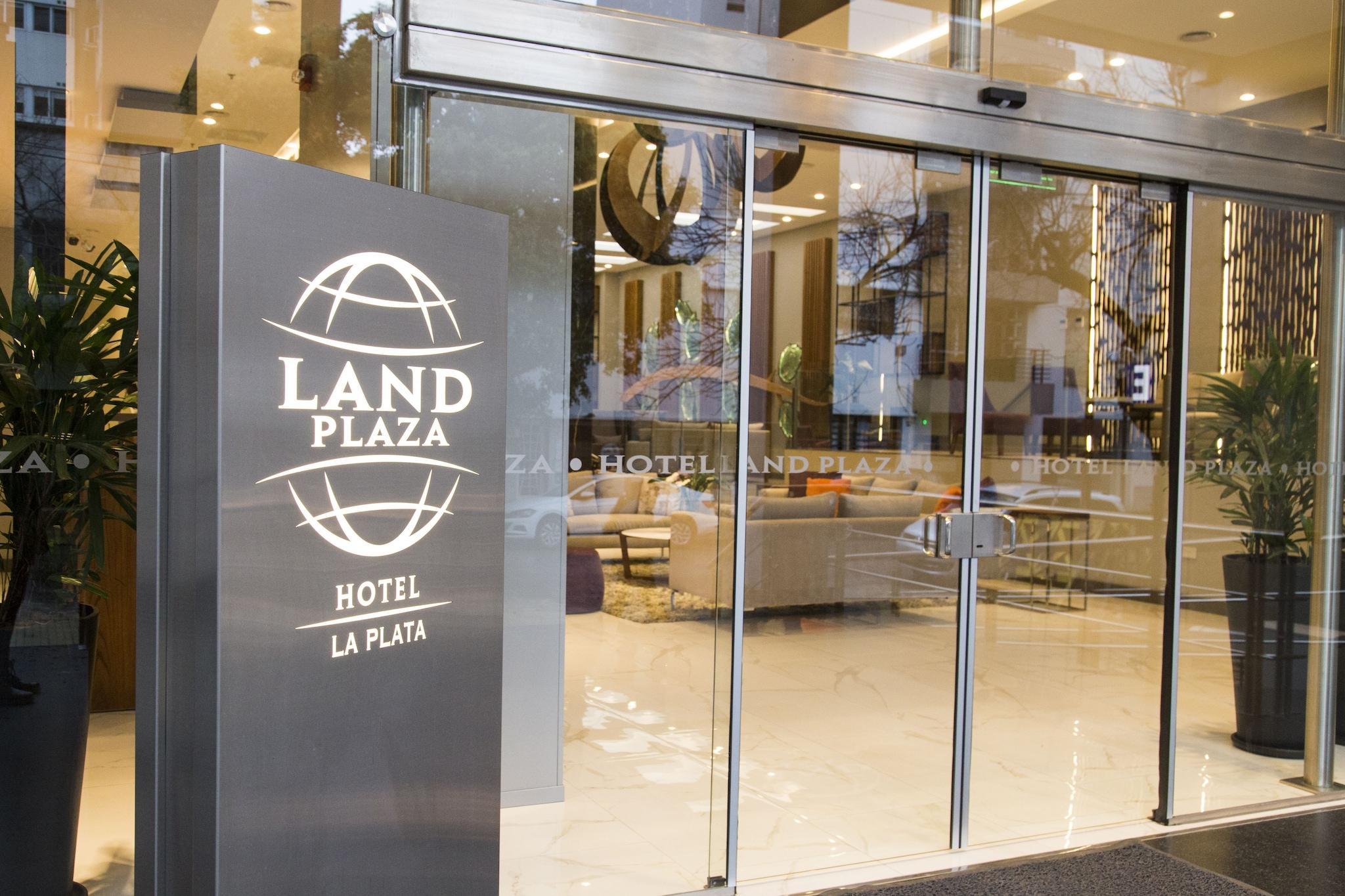 Vista Exterior Hotel Land Plaza La Plata