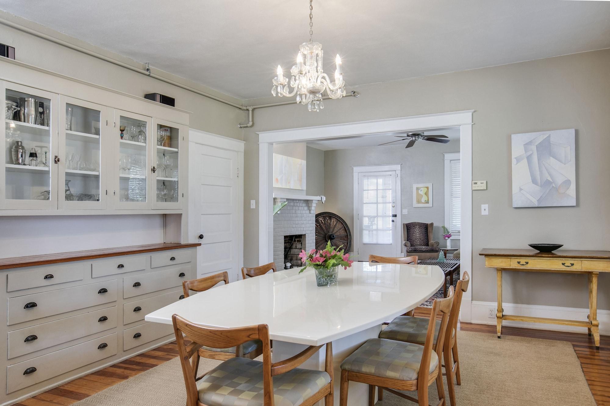 Restaurant Adora Inn