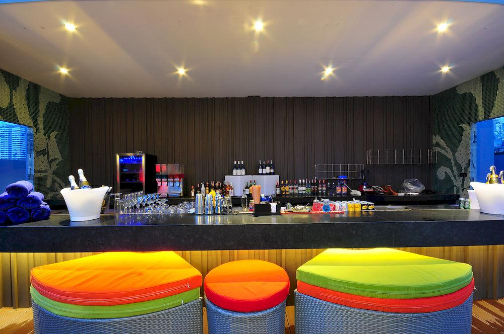 Bar/lounge Citrus Sukhumvit 13 by Compass Hospitality