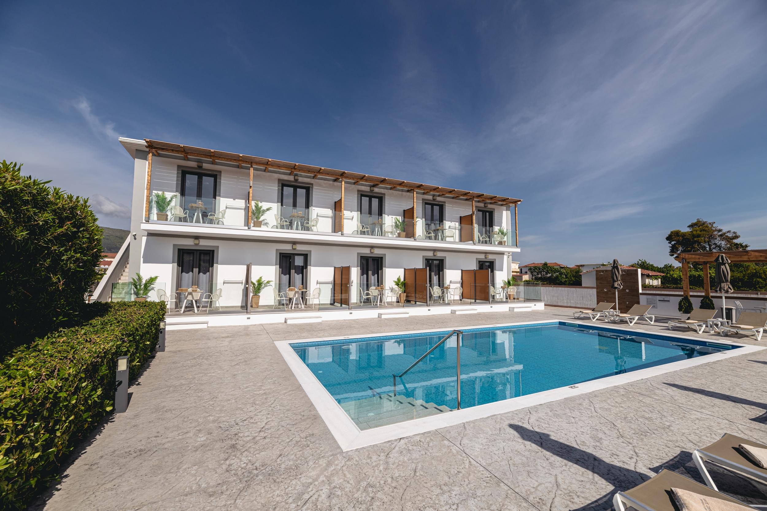 Vista Exterior White Canvas Boutique Studios