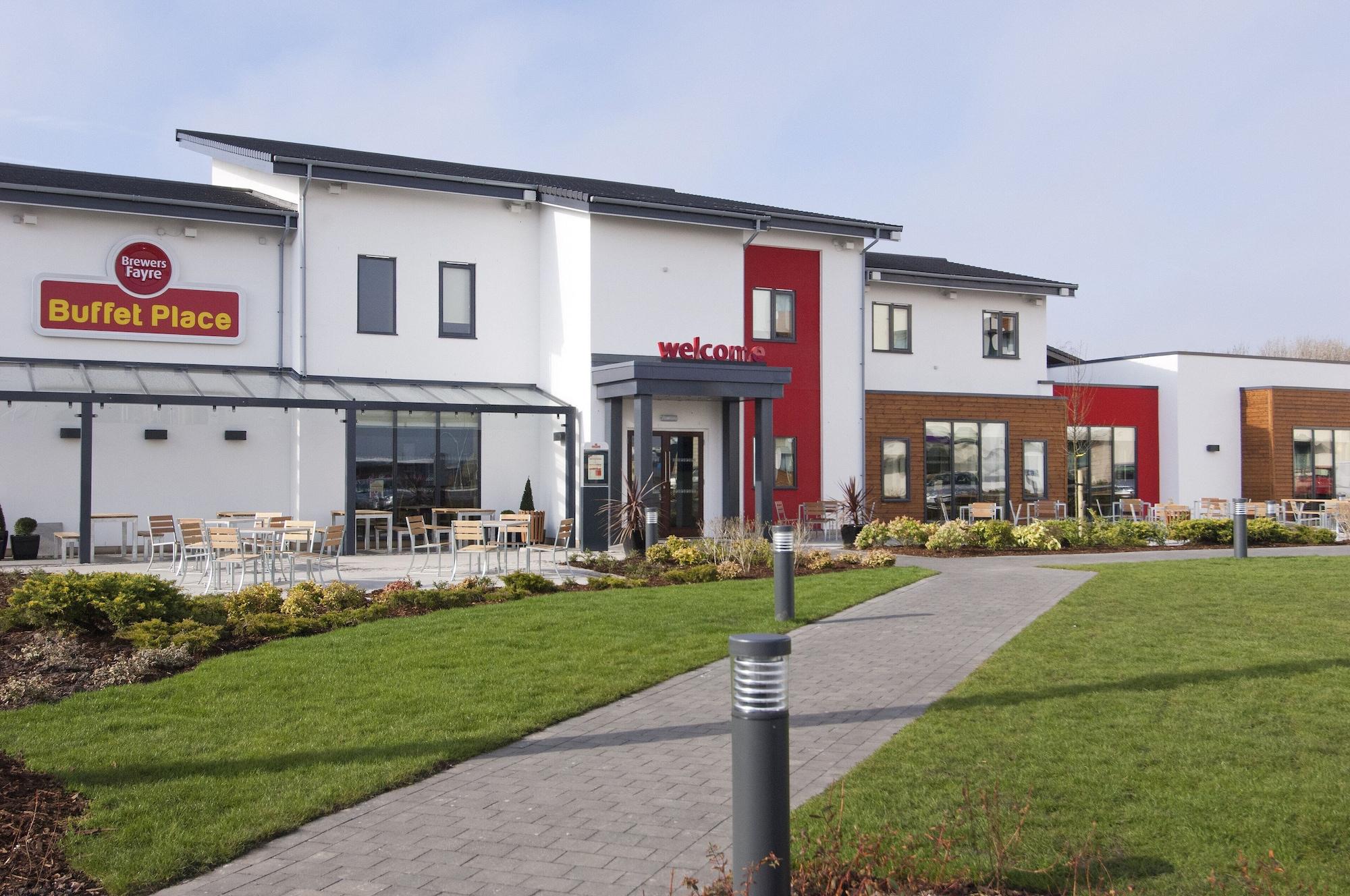Vista Exterior Premier Inn Widnes
