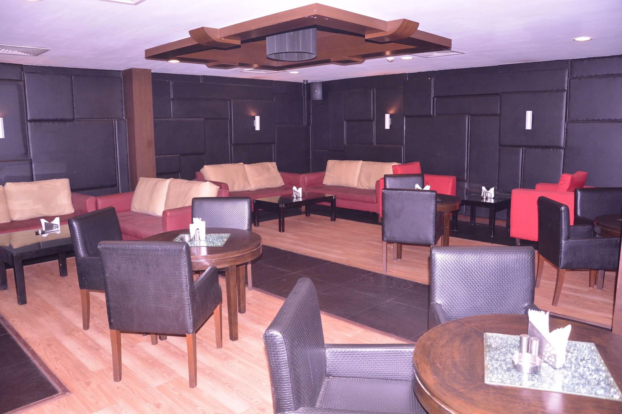 Restaurant Hotel Saurabh Candy By Peppermint