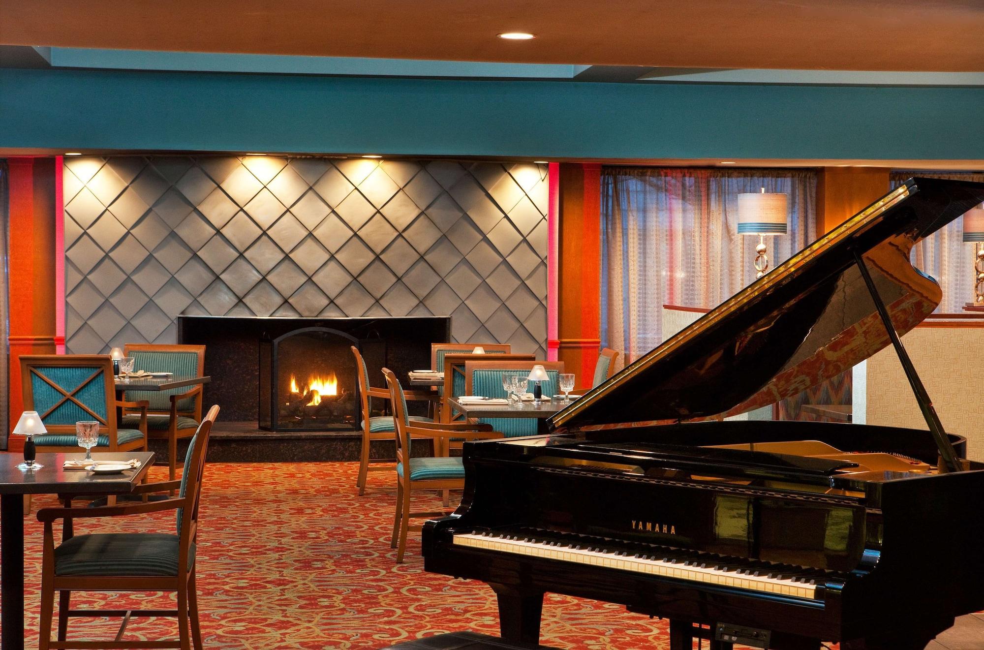 Restaurant DoubleTree by Hilton Baltimore North - Pikesville