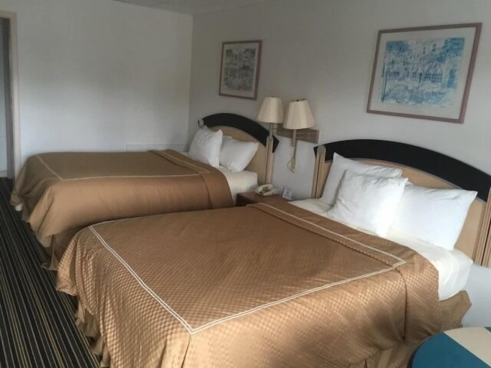 Set de Habitación Scottish Inn & Suites