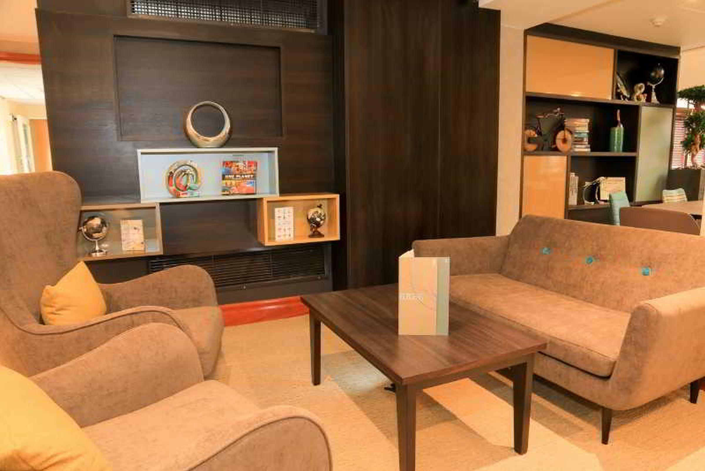 Vista Lobby Mercure London Heathrow