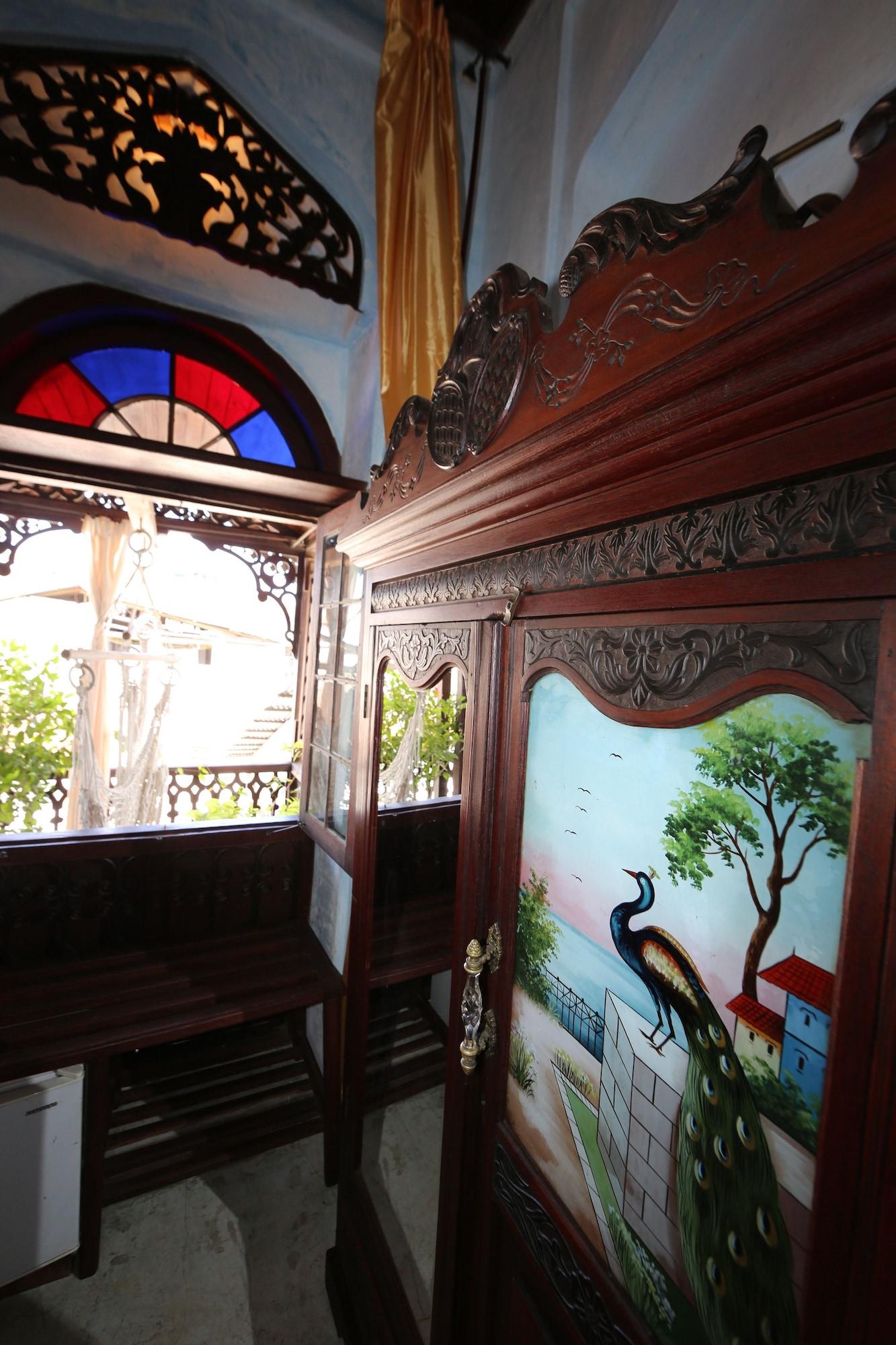 Set de Habitación Emerson Spice Hotel