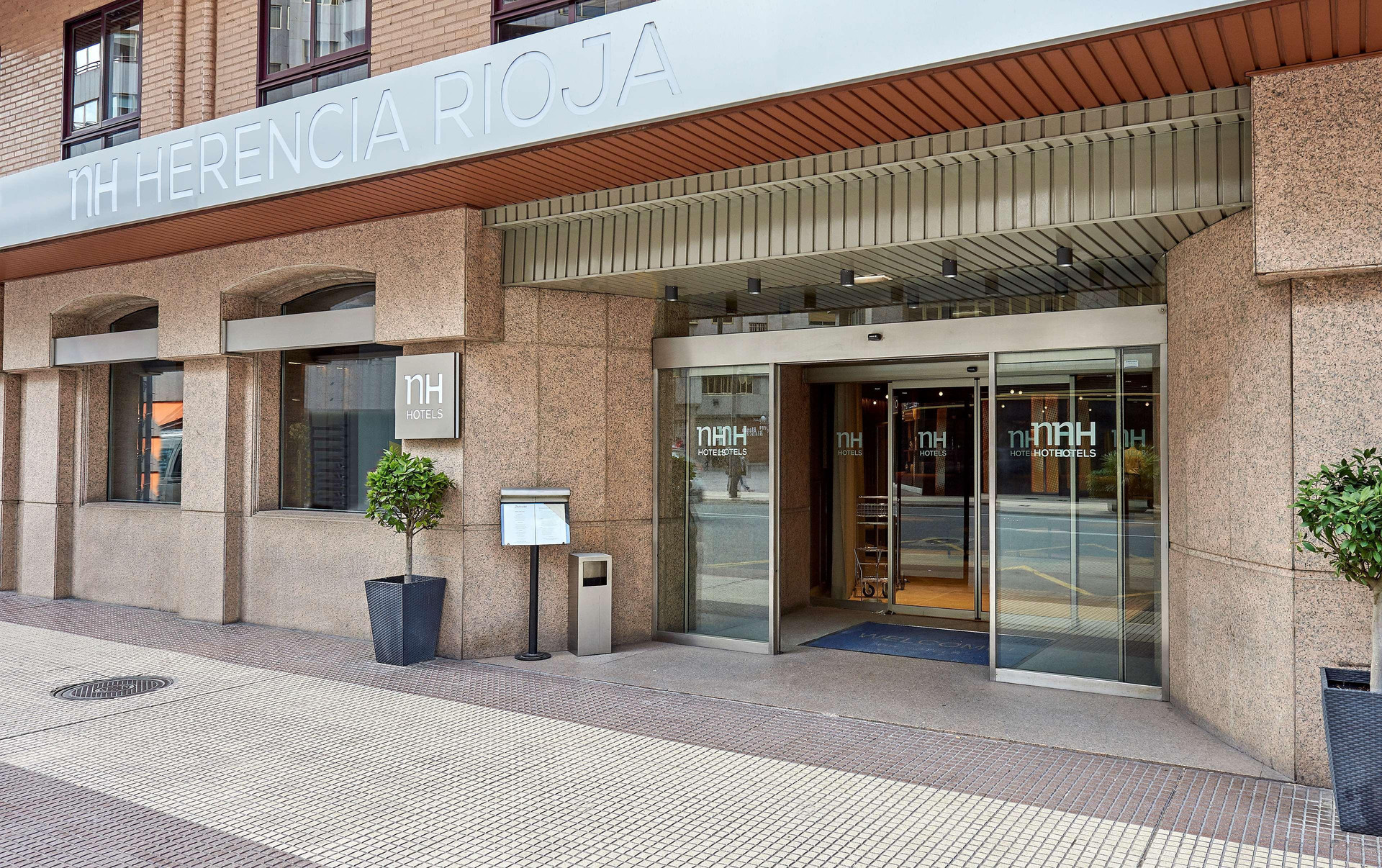 Vista Exterior NH Logroño Herencia Rioja