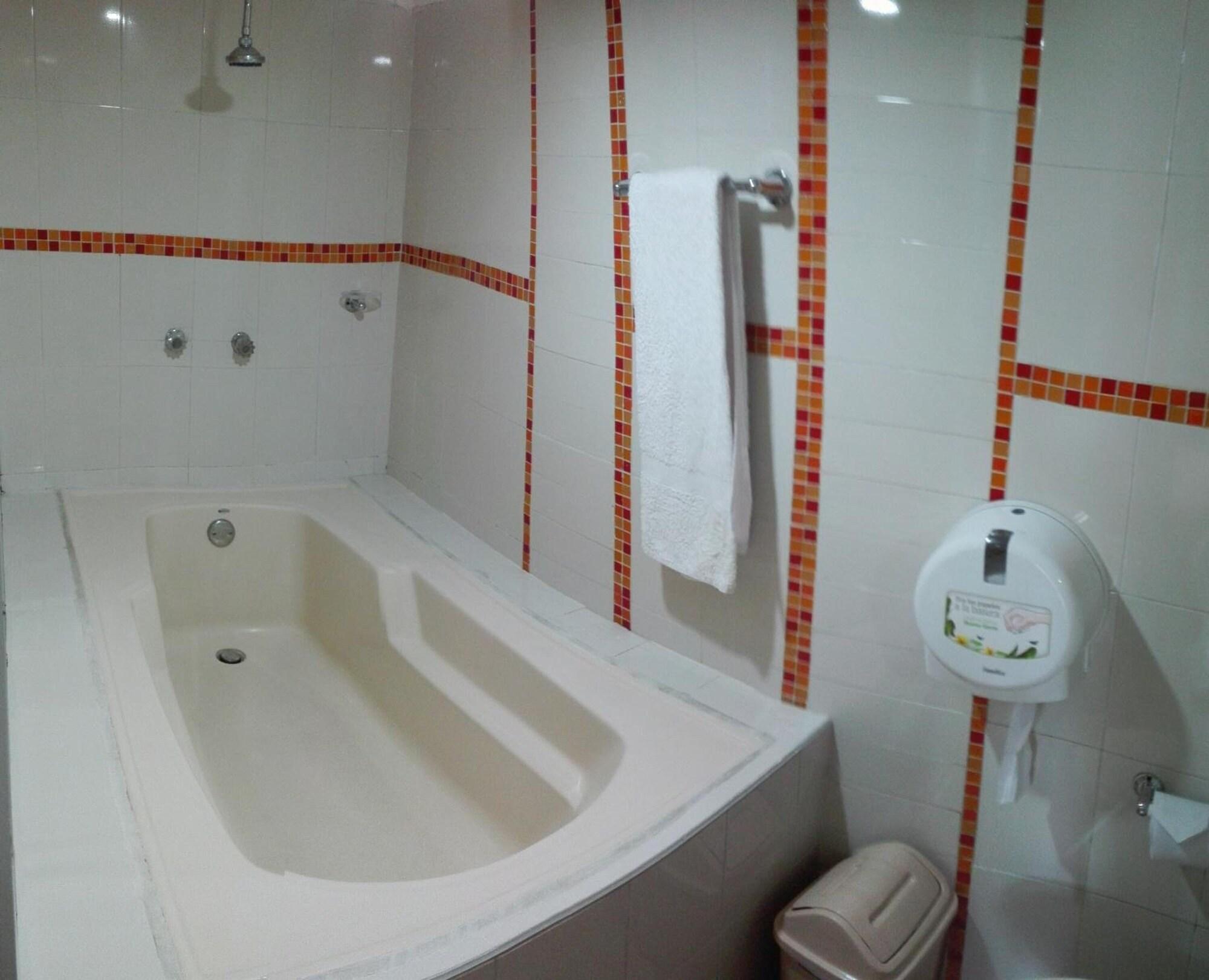 Equipamiento de Habitación Hotel Popayán Plaza
