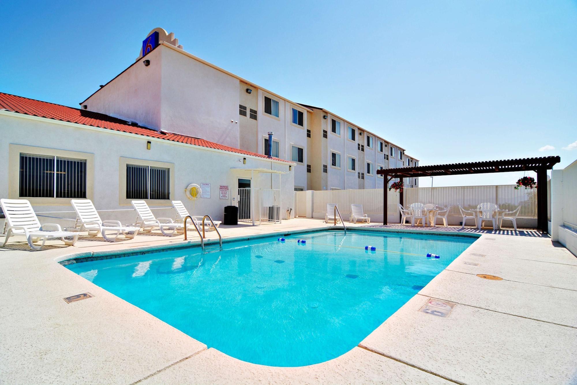 Vista Piscina Motel 6 Benson, AZ