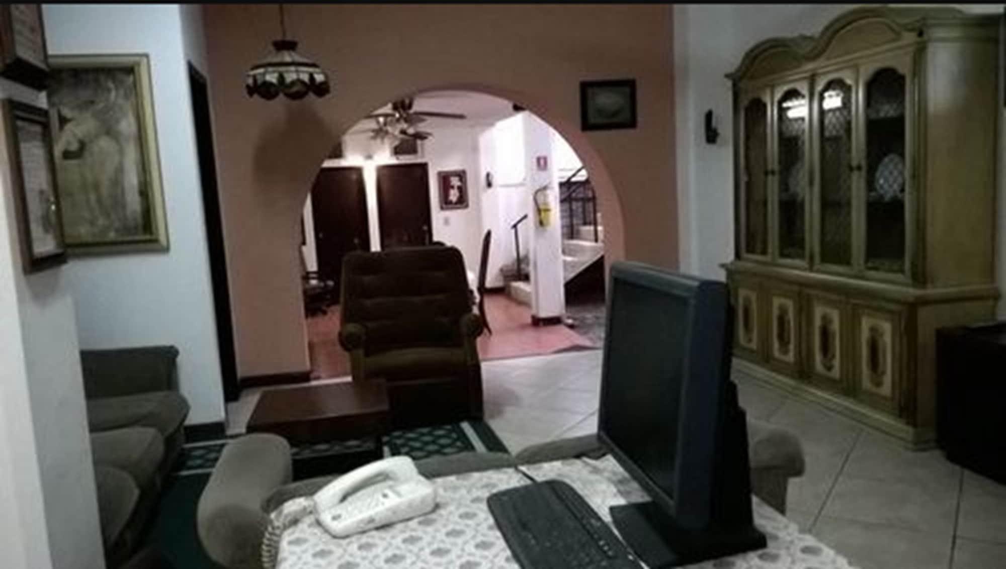 Vista Lobby Hostal San Fernando