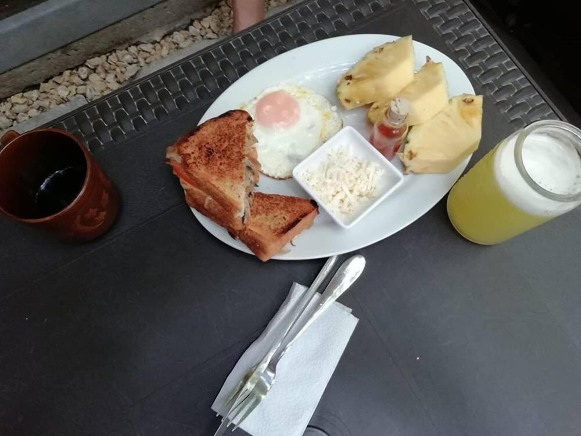 Restaurant Hostel la Antigua Capsula