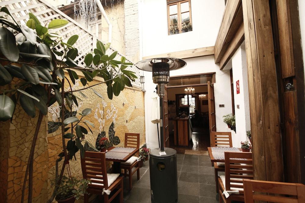 Varios Conchita Flores B&B