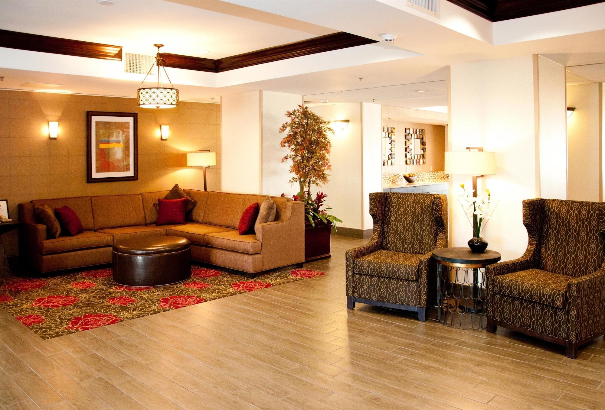 Vista Lobby Hampton Inn East Windsor
