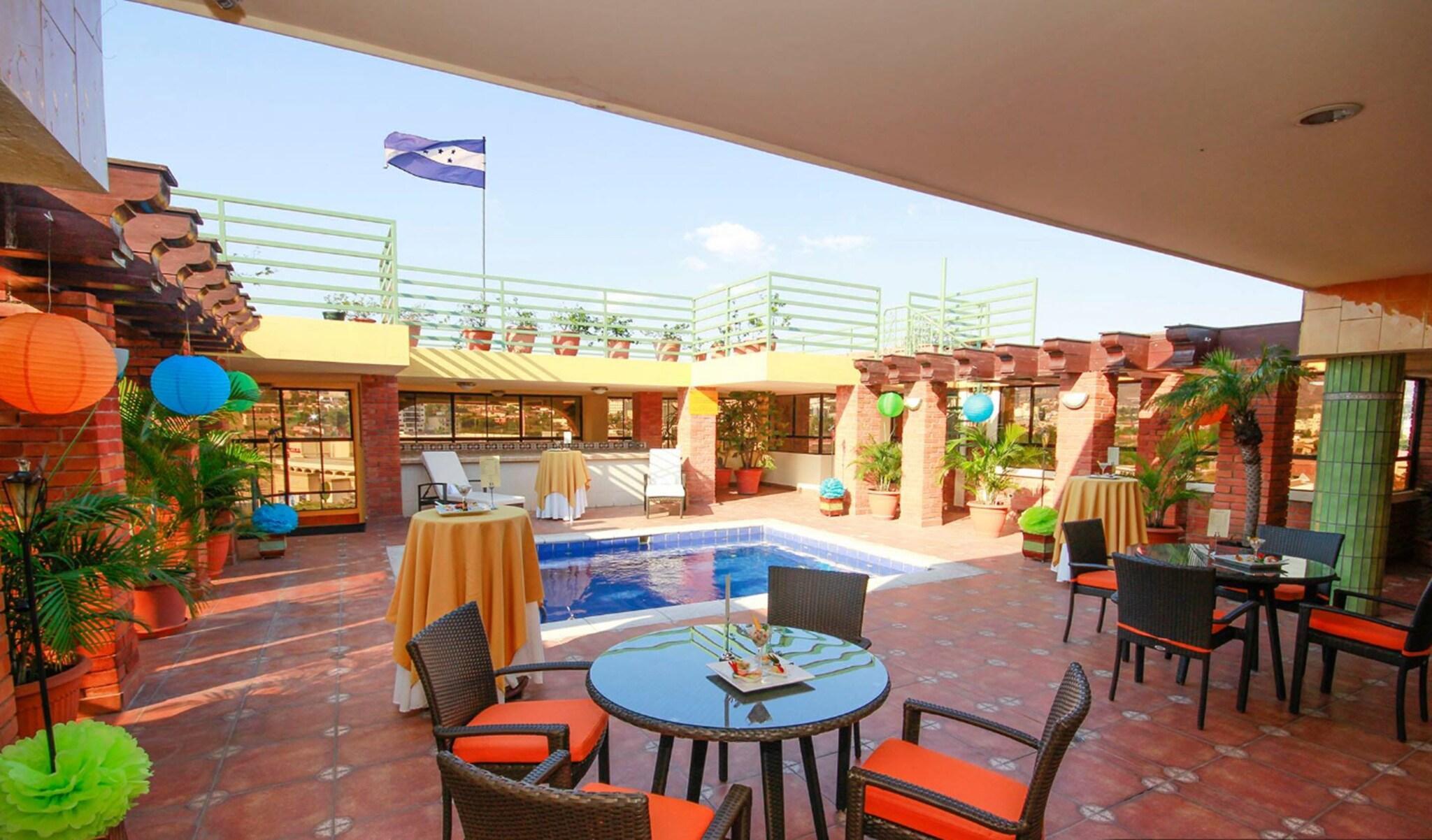 Vista Exterior Florencia Plaza Hotel