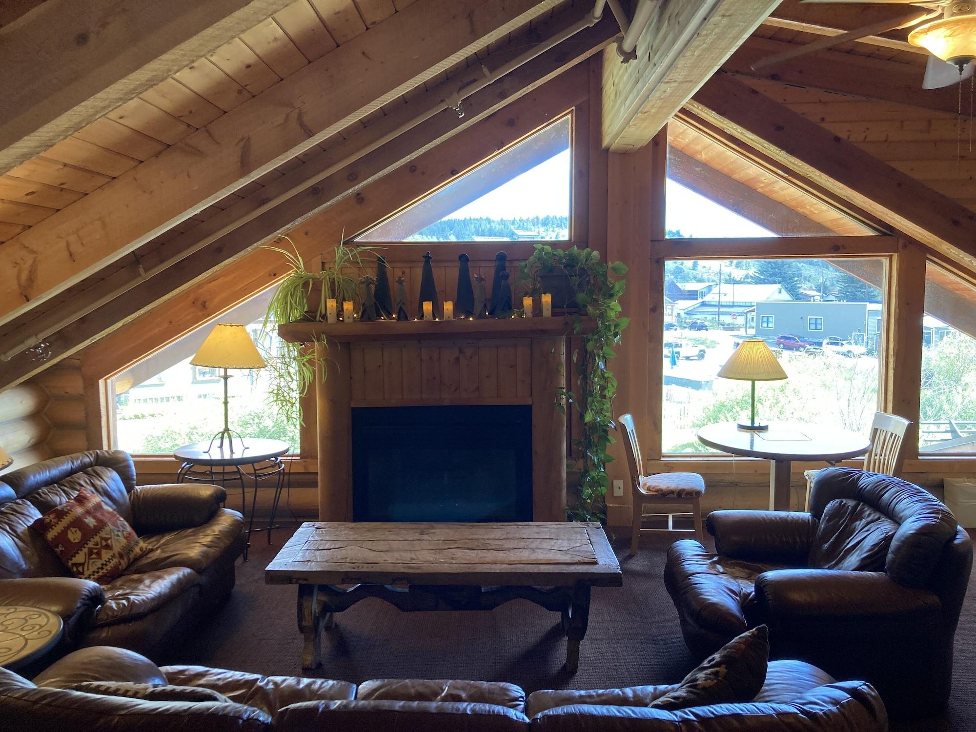 Vista Lobby The Boulder Creek Lodge
