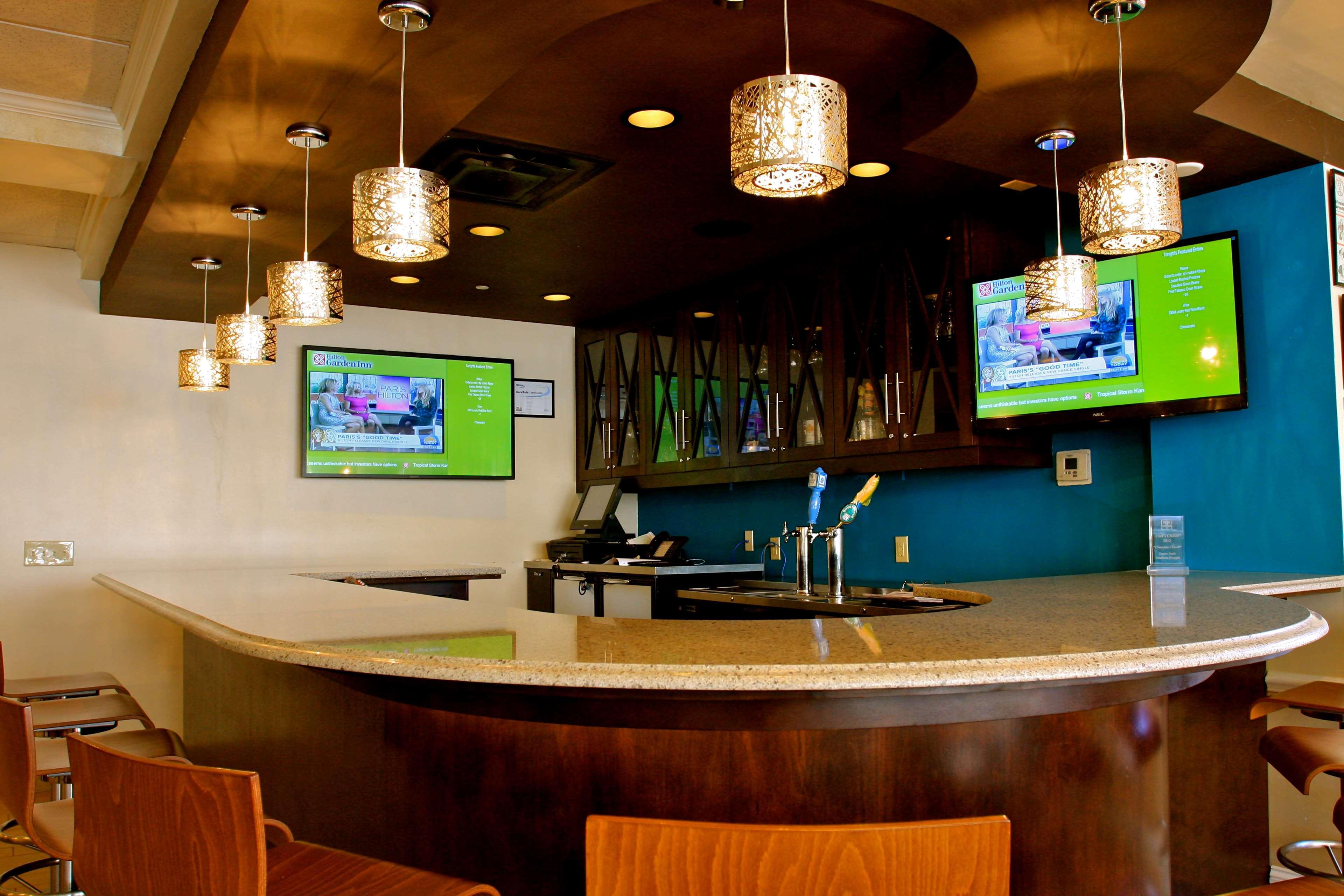 Bar/Salón Hilton Garden Inn Albany