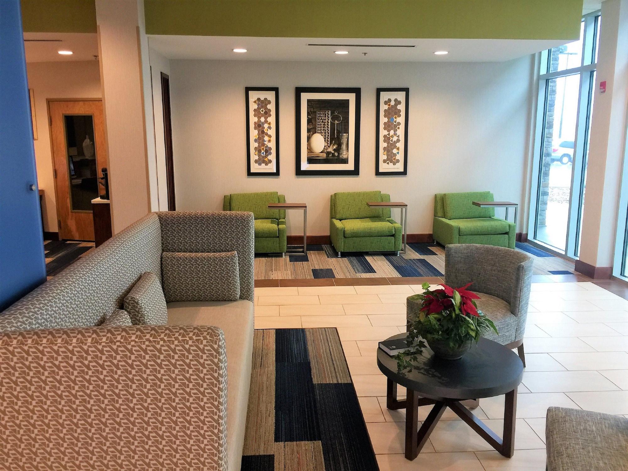Vista Exterior Holiday Inn Express & Suites Danville by IHG