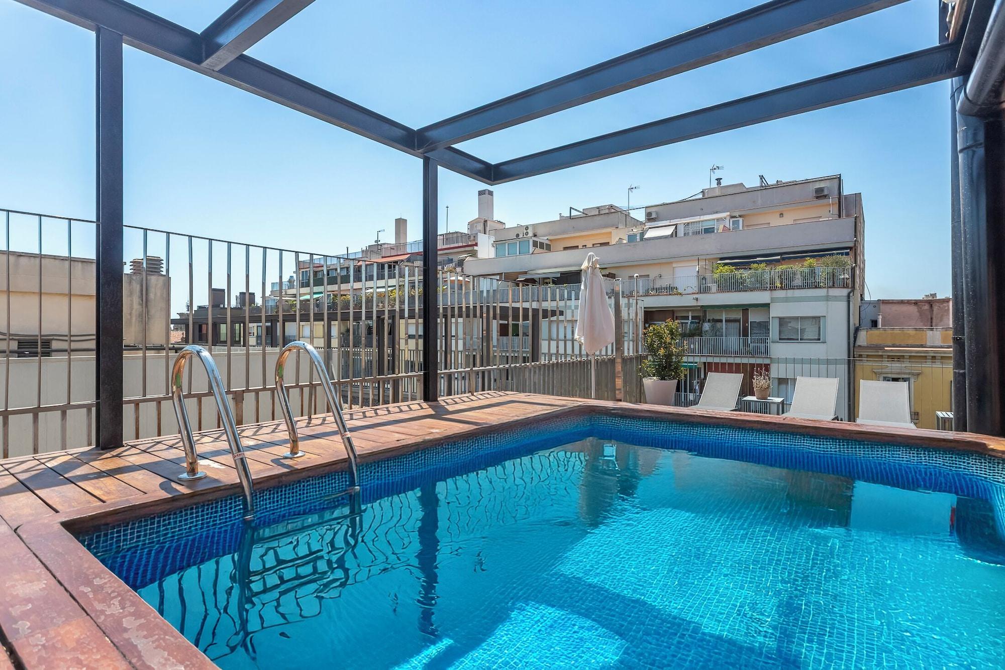 Varios MSB Rooftop Pool City Center